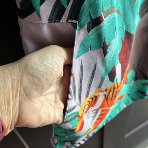 Set of 3 Disney scrub tops, polyester/spandex size small - Picture 14 of 16